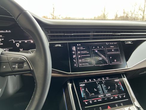 Used 2025 Audi Q7 3.0T Prestige image 18