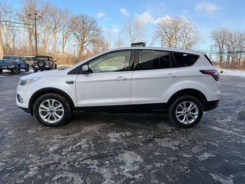 Used 2017 Ford Escape SE image 6