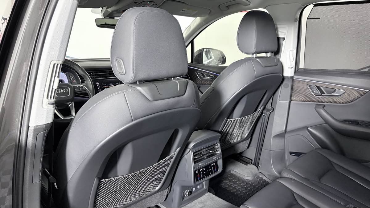 Used 2020 Audi Q7 3.0T Prestige w/ Prestige Package AWD/4WD image 28