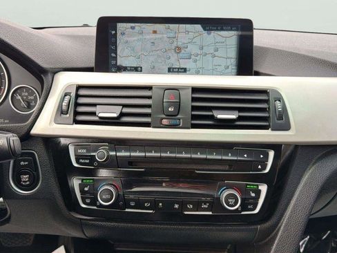 Used 2017 BMW 320i xDrive Sedan image 23