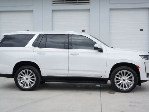 Used 2022 Cadillac Escalade Premium Luxury image 14