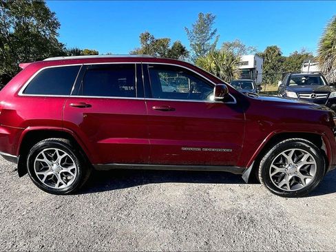 Used 2018 Jeep Grand Cherokee Limited image 31