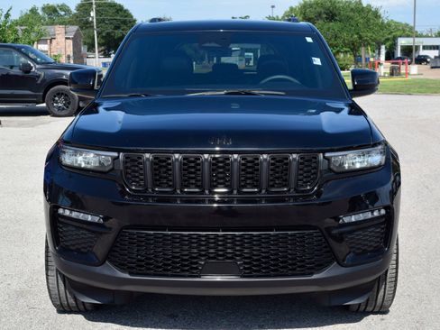 Used 2025 Jeep Grand Cherokee Limited w/ Black Appearance Package AWD/4WD image 2
