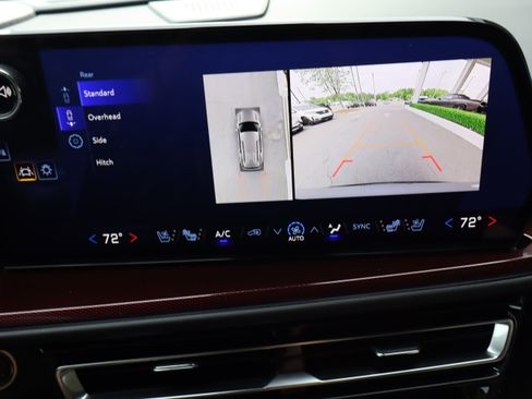 Used 2025 Chevrolet Traverse RS FWD image 28