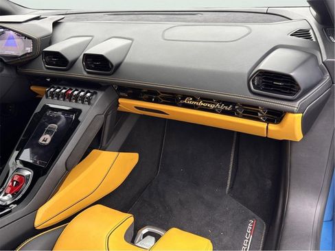 Used 2020 Lamborghini Huracan EVO RWD image 30