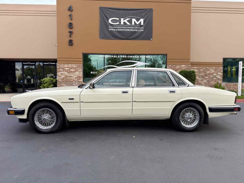 Used 1988 Jaguar XJ6 image 3