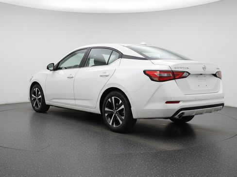 Used 2025 Nissan Sentra SV image 6