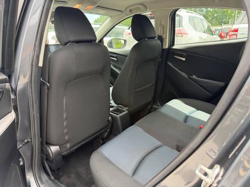 Used 2020 Toyota Yaris LE FWD image 9
