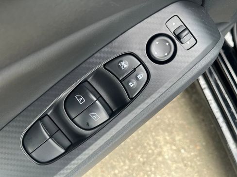 New 2026 Nissan Altima 2.5 SR FWD image 11