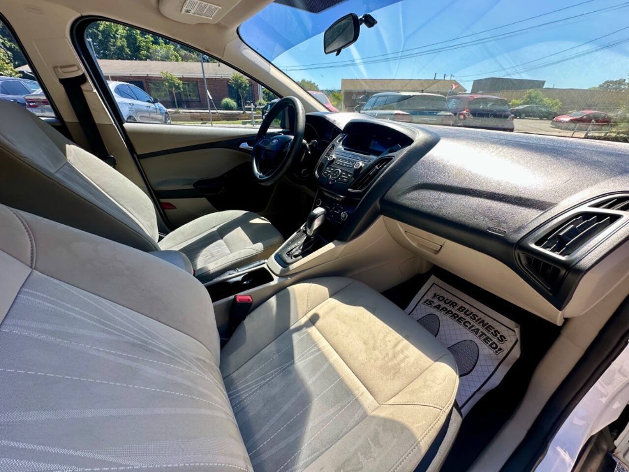 Used 2015 Ford Focus SE FWD image 19