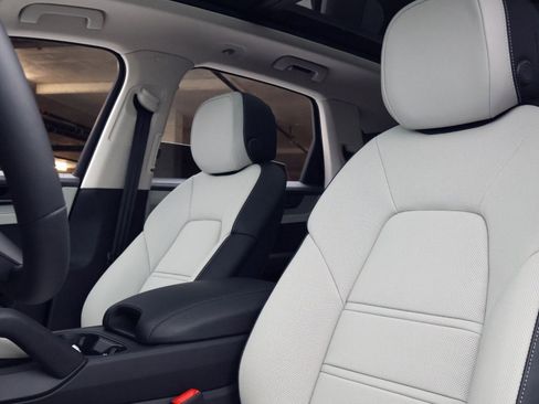 New 2026 Porsche Cayenne image 5