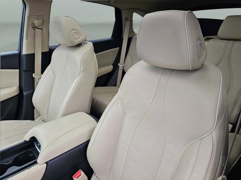 Used 2019 Acura RDX AWD w/ Advance Package image 16