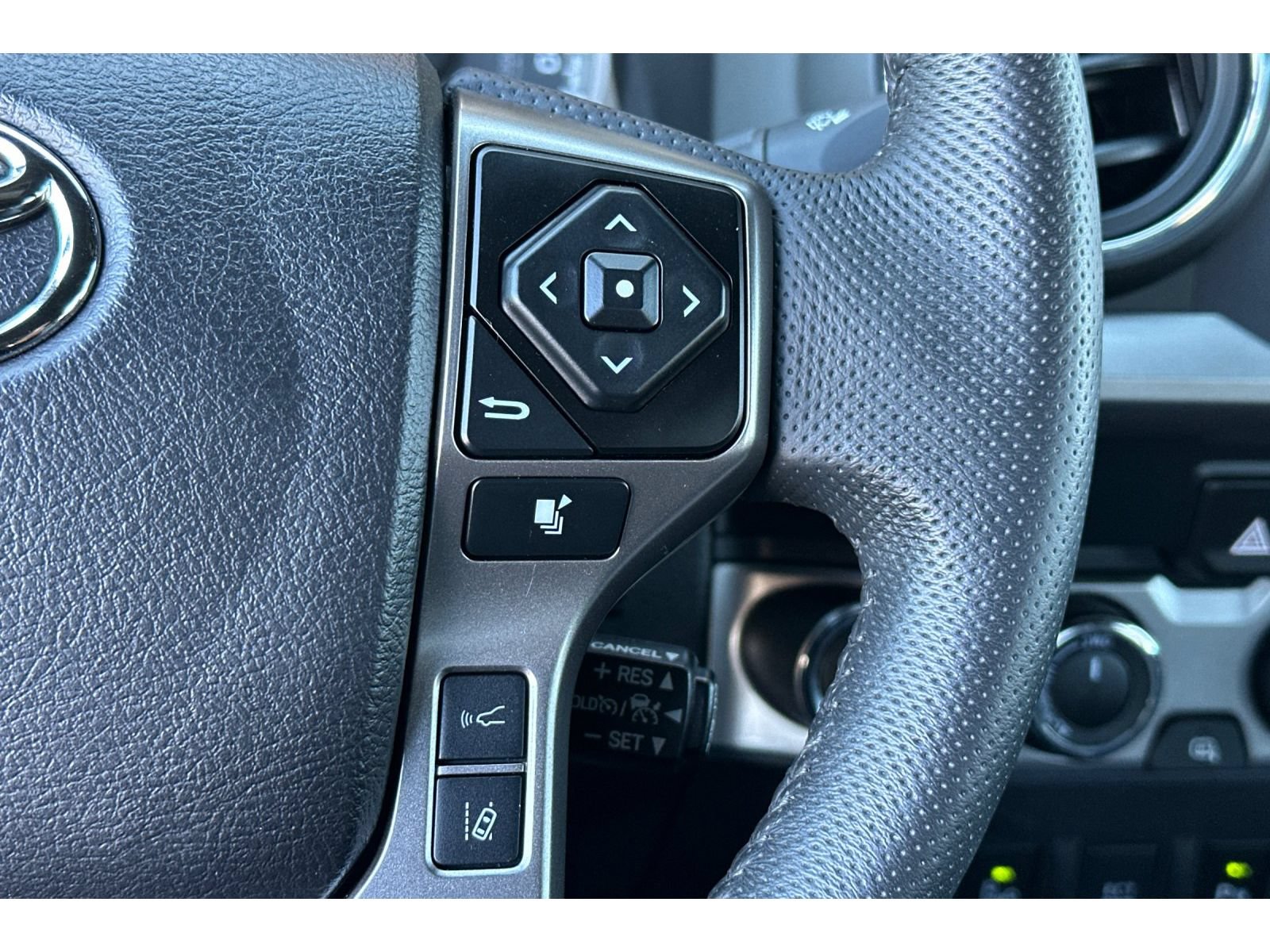 Certified 2022 Toyota Tacoma Limited w/ Nightshade Package AWD/4WD image 28