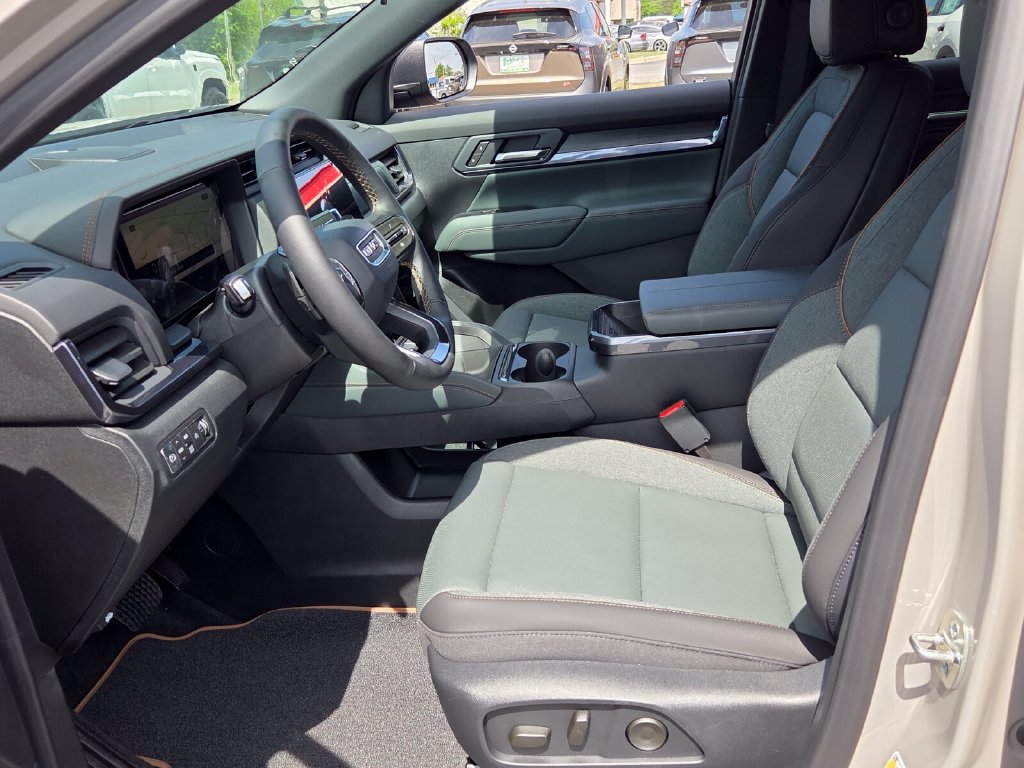 New 2026 GMC Terrain AT4 AWD/4WD image 3