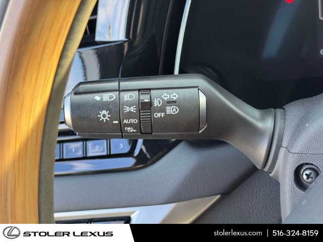 Used 2023 Lexus RX 350 Premium w/ Accessory Package AWD/4WD image 28
