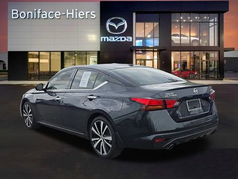 Used 2020 Nissan Altima 2.5 Platinum FWD image 3