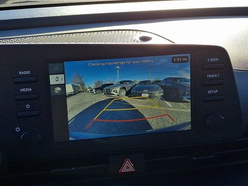 Certified 2025 Hyundai Elantra Sport image 18