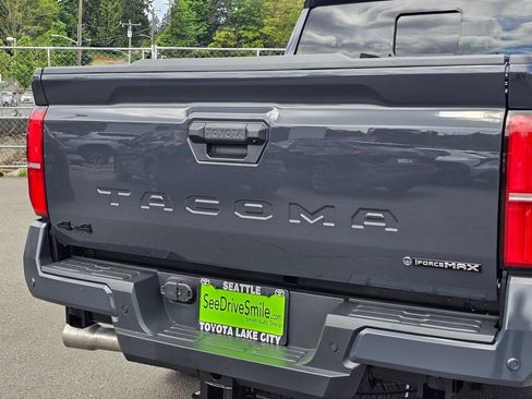 New 2026 Toyota Tacoma TRD Off-Road AWD/4WD image 13