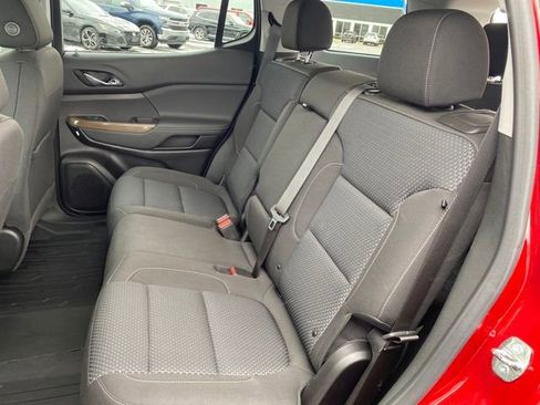 Certified 2023 GMC Acadia SLE w/ Driver Convenience Package image 19