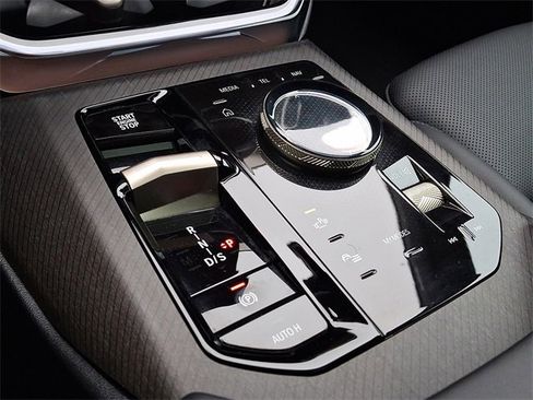 Used 2025 BMW X3 xDrive30i w/ Premium Package image 15