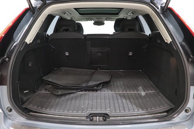 Used 2023 Volvo XC60 T8 Ultimate w/ Climate Package AWD/4WD image 33