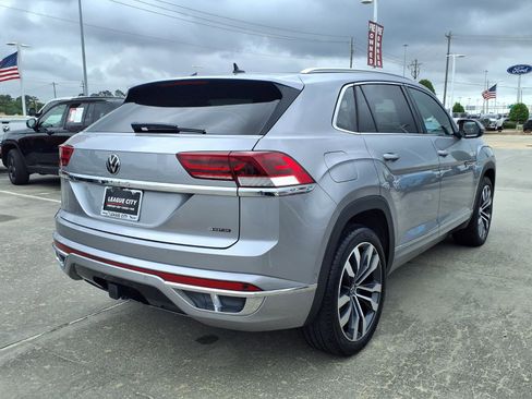 Used 2023 Volkswagen Atlas Cross Sport SEL Premium R-Line AWD/4WD image 4