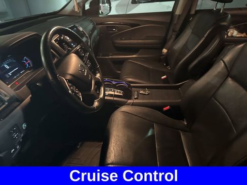 Used 2020 Honda Pilot Touring image 24