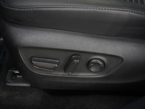 Used 2025 Toyota Highlander XSE AWD/4WD image 26