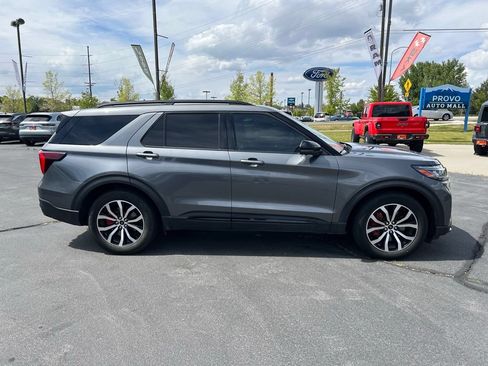Used 2025 Ford Explorer ST AWD/4WD image 7
