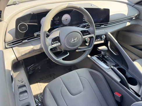 Used 2024 Hyundai Elantra SEL image 20