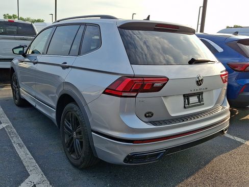 Used 2022 Volkswagen Tiguan SE R-Line AWD/4WD image 4