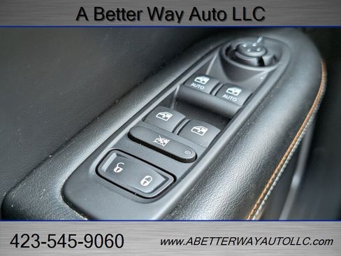 Used 2018 Jeep Compass Sport w/ Tech Group FWD image 13