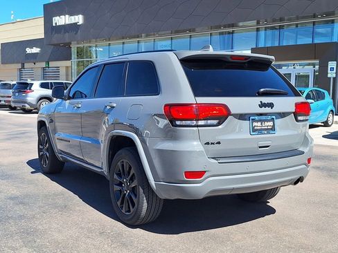 Used 2020 Jeep Grand Cherokee Altitude image 5