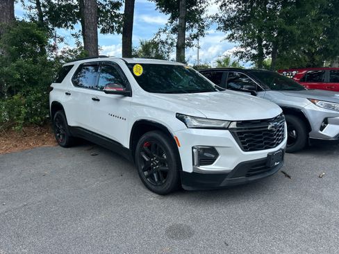 Used 2023 Chevrolet Traverse Premier w/ Redline Edition AWD/4WD image 3