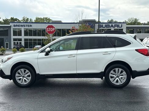 Used 2019 Subaru Outback 2.5i Premium w/ Popular Package #2 AWD/4WD image 4