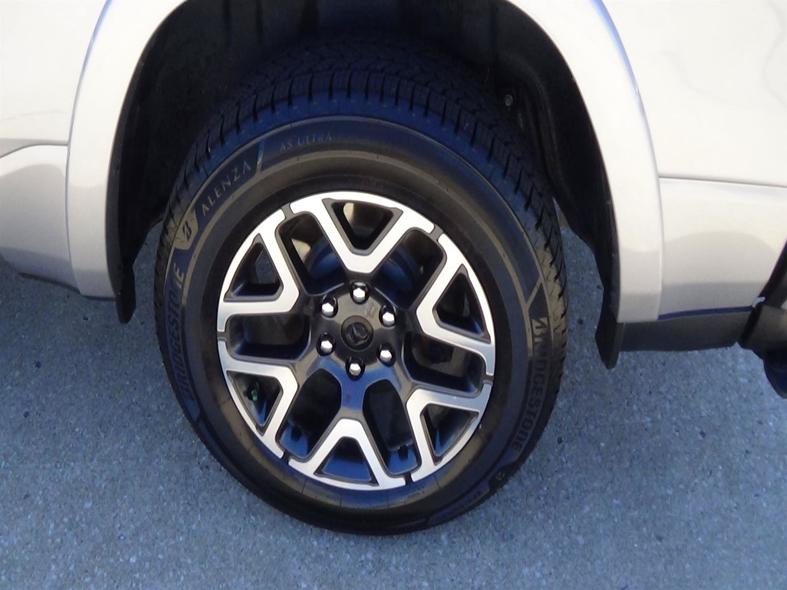 Used 2025 RAM 1500 Laramie w/ Sport Appearance Package AWD/4WD image 9