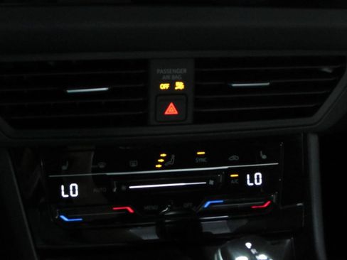 Used 2025 Volkswagen Jetta Sport image 28