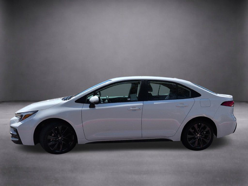Used 2026 Toyota Corolla SE FWD image 6