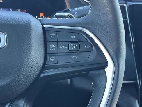 Used 2023 Jeep Grand Cherokee Altitude image 28