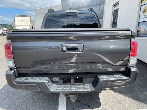 Used 2020 Toyota Tacoma TRD Sport AWD/4WD image 4