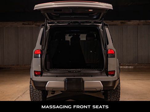 Used 2024 Lexus GX 550 image 8