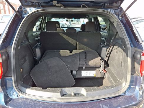 Used 2017 Ford Explorer XLT image 29