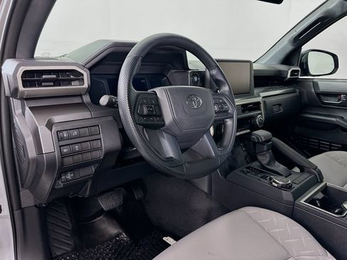 Certified 2026 Toyota Tacoma SR5 AWD/4WD image 9
