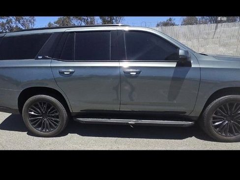 Used 2024 Cadillac Escalade Luxury RWD image 5