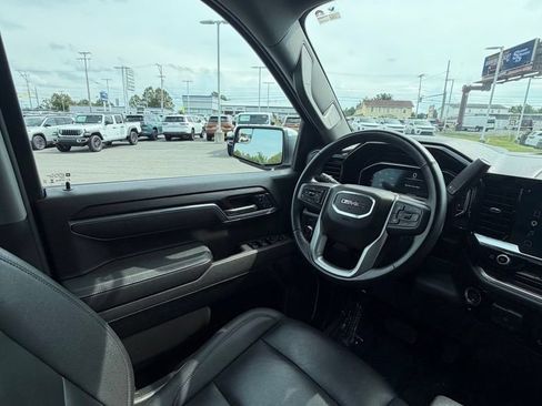 Used 2025 GMC Sierra 1500 SLT AWD/4WD image 14