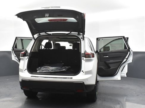 New 2026 Nissan Rogue SV w/ SV Premium Package image 35