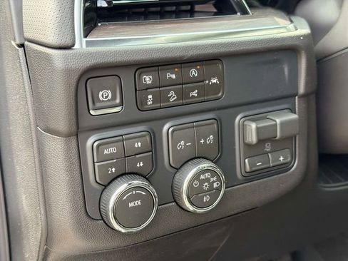 New 2026 Chevrolet Suburban Premier AWD/4WD image 29