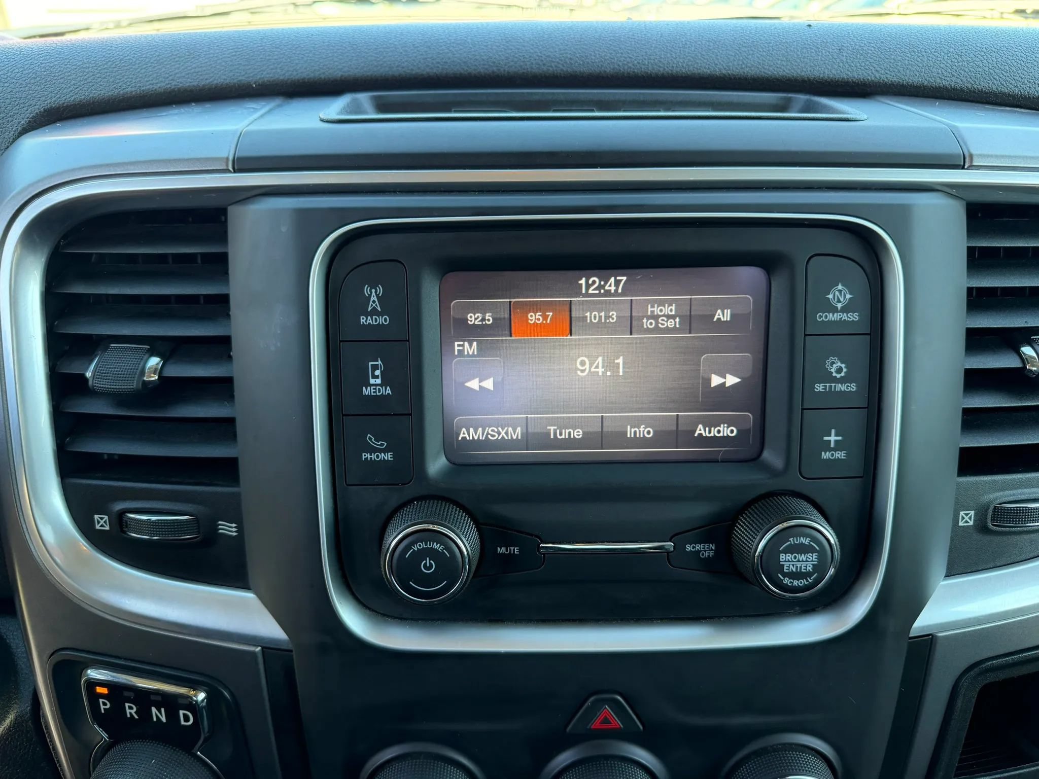 Used 2022 RAM 1500 Classic SLT AWD/4WD image 20