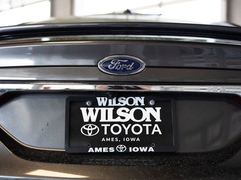 Used 2018 Ford Fusion SE w/ Equipment Group 201A FWD image 6