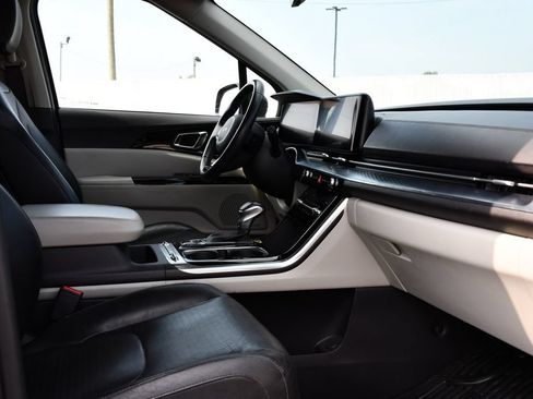 Used 2022 Kia Carnival SX Prestige FWD image 35
